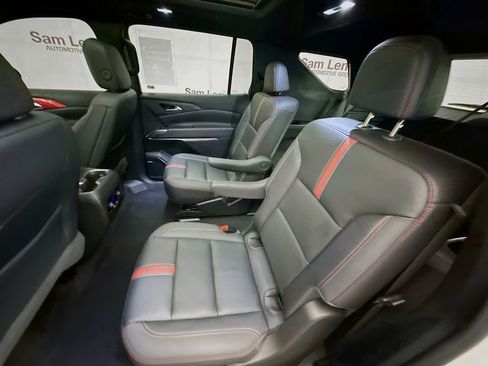 Used 2024 Chevrolet Traverse RS FWD image 28