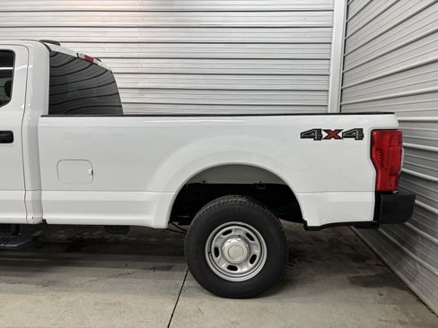 Used 2022 Ford F250 XL w/ Power Equipment Group image 5