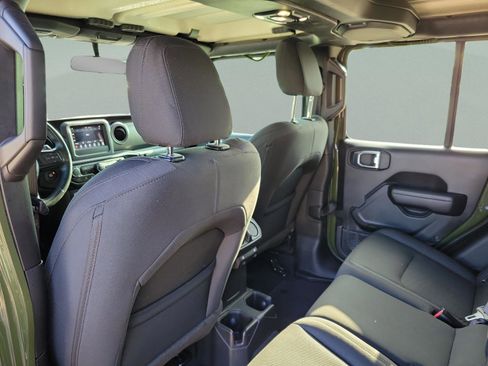 Used 2021 Jeep Gladiator Sport image 22