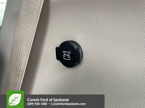 Used 2024 Chrysler Pacifica Touring-L image 21