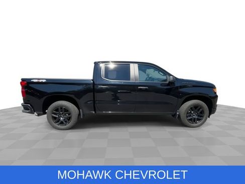 Used 2022 Chevrolet Silverado 1500 Custom AWD/4WD image 9