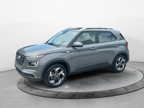 Used 2020 Hyundai Venue SEL w/ Convenience + Premium Package FWD image 3