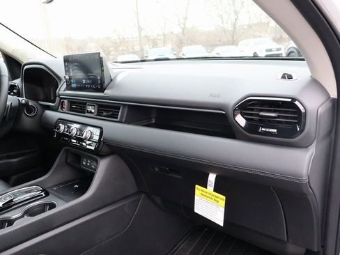 Certified 2025 Honda Pilot Elite image 9