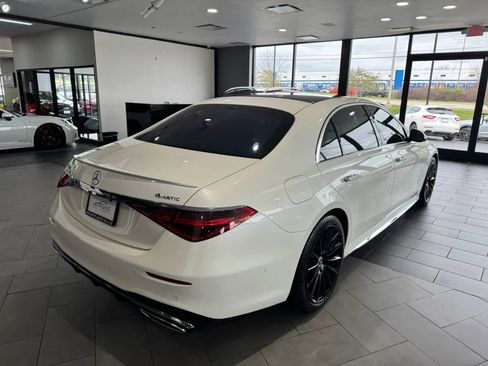 Used 2022 Mercedes-Benz S 580 4MATIC Sedan w/ AMG Line Package image 9