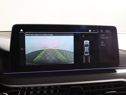 Used 2022 BMW M550i xDrive w/ Dynamic Handling Package image 51