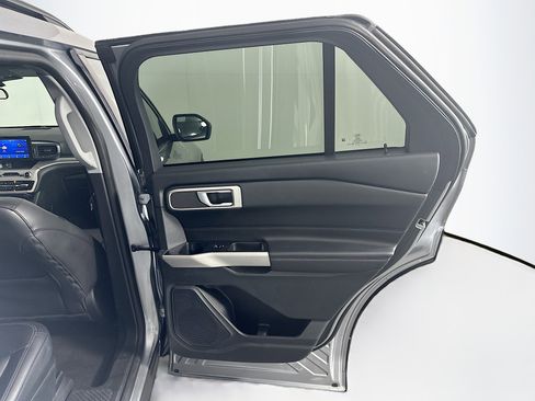 Used 2024 Ford Explorer XLT w/ Equipment Group 202A image 33