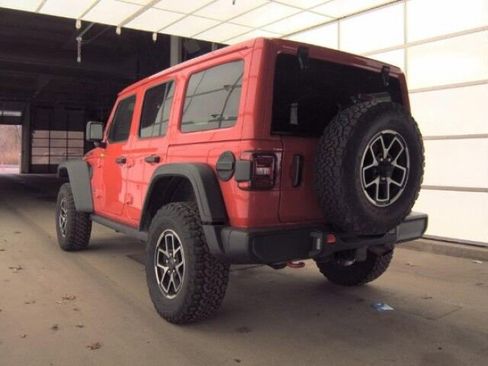 Used 2025 Jeep Wrangler Unlimited Rubicon image 6