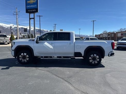 Used 2025 GMC Sierra 3500 Denali w/ Denali Reserve Package image 4