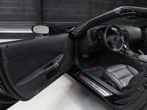 Used 2013 Chevrolet Corvette Grand Sport w/ 3LT Preferred Equipment Group RWD image 36