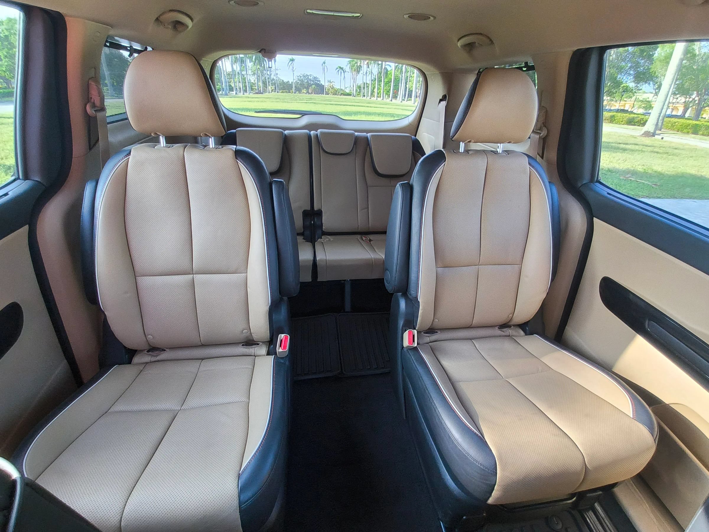 Used 2018 Kia Sedona SX FWD image 14