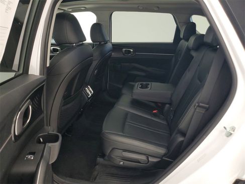 Used 2023 Kia Sorento S w/ Panoramic Sunroof Package image 24