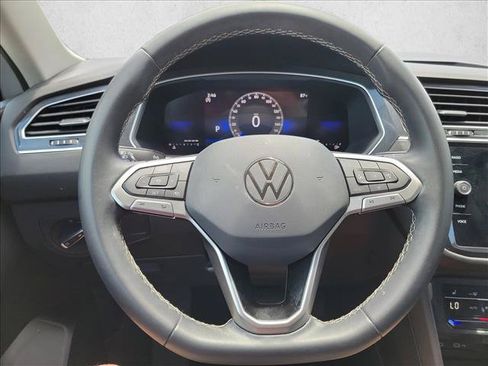 Used 2023 Volkswagen Tiguan SE FWD image 16