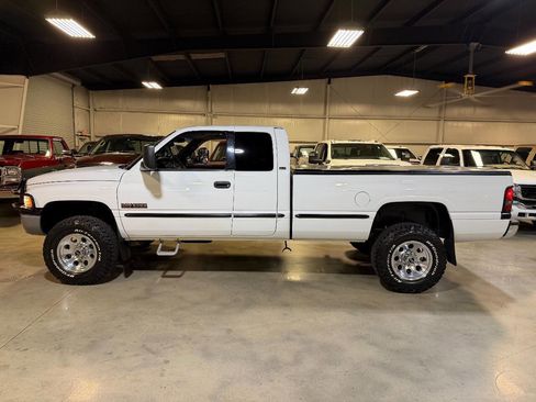 Used 1998 Dodge Ram 2500 Truck 4x4 Quad Cab image 5