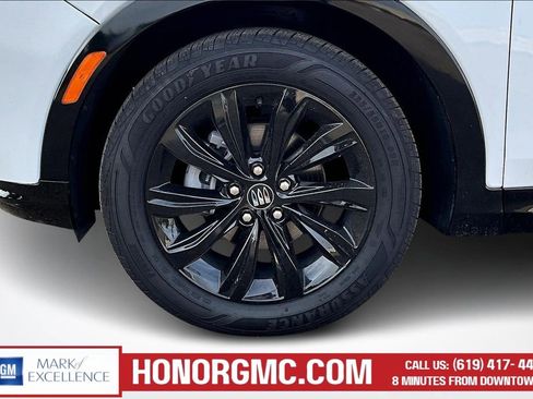 Used 2025 Buick Envista Sport Touring image 32