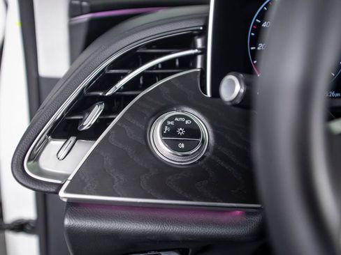 Used 2025 Mercedes-Benz E 350 4MATIC Sedan image 32