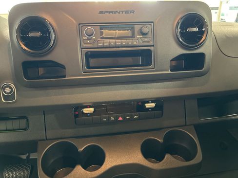 New 2025 Mercedes-Benz Sprinter 2500 image 9