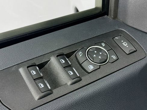 Used 2022 Ford F350 Lariat w/ Lariat Value Package AWD/4WD image 18