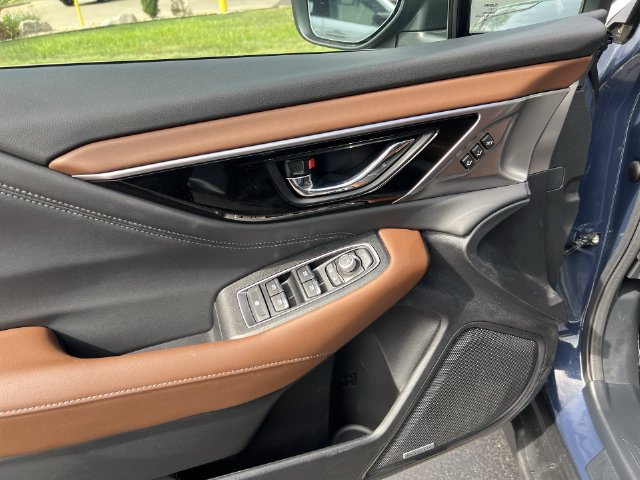 Used 2025 Subaru Outback Touring XT AWD/4WD image 11