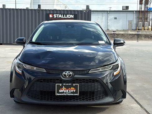 Used 2021 Toyota Corolla LE image 8