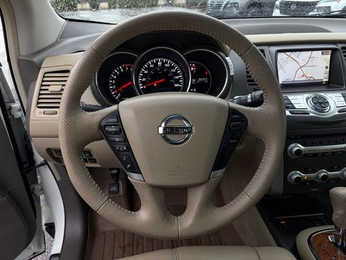 Used 2013 Nissan Murano LE w/ Platinum Pkg image 16