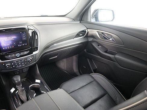 Used 2022 Chevrolet Traverse Premier image 19