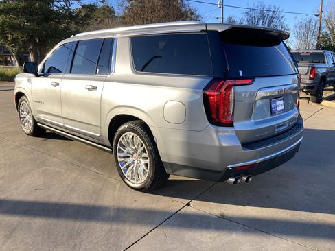 Used 2023 GMC Yukon XL Denali w/ Denali Reserve Package image 8