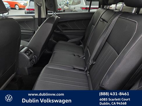 Used 2023 Volkswagen Tiguan SE image 13