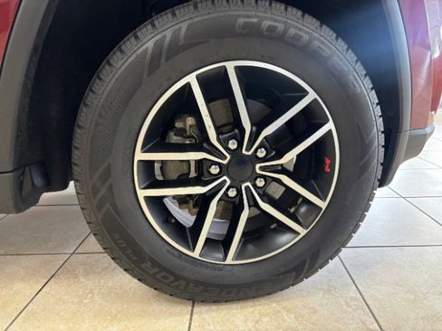 Used 2020 Jeep Grand Cherokee Trailhawk AWD/4WD image 17