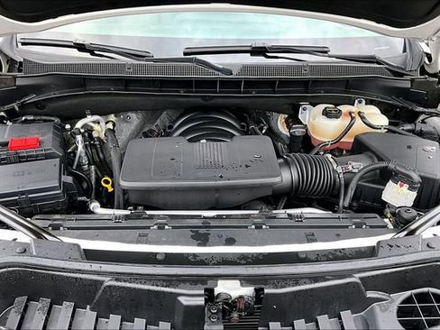 Used 2025 Chevrolet Suburban Z71 AWD/4WD image 31