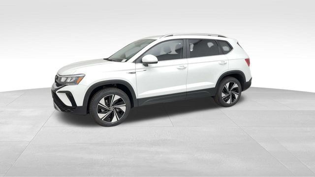 Certified 2024 Volkswagen Taos SE AWD/4WD image 7