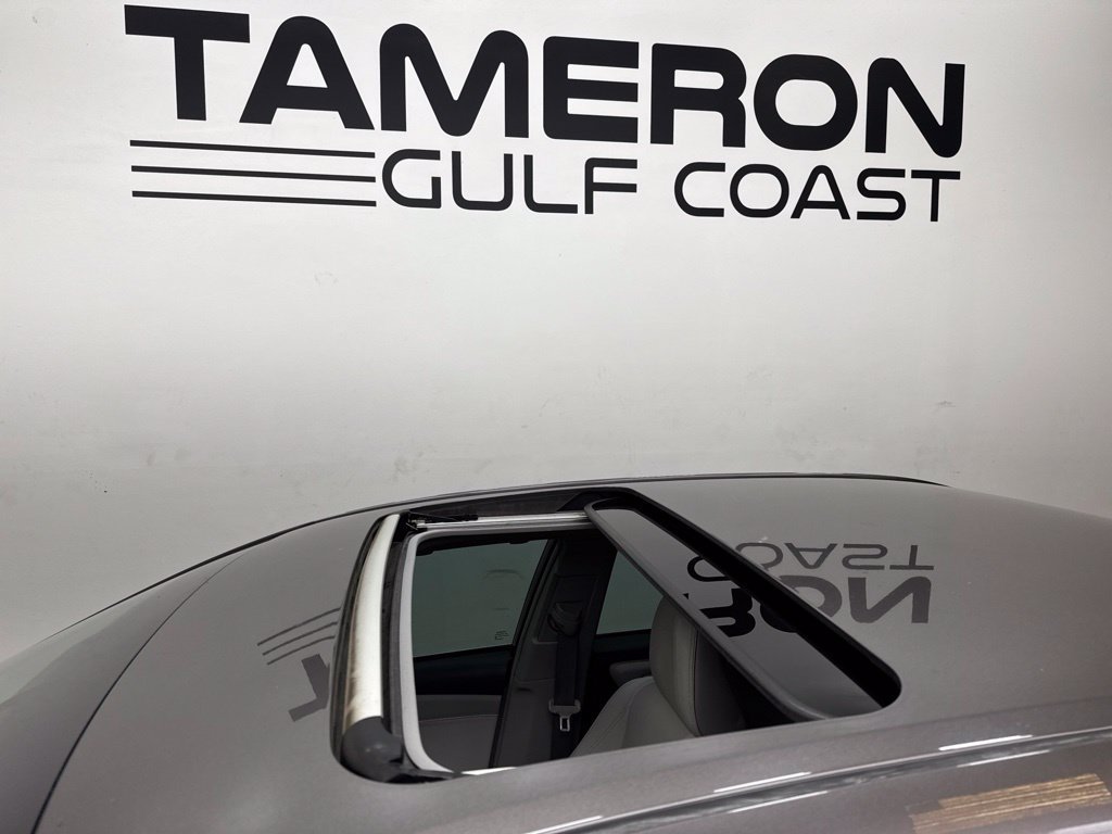 Used 2015 Toyota Camry XLE w/ Moonroof Package FWD image 16