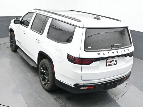 Used 2024 Jeep Wagoneer Series II AWD/4WD image 45