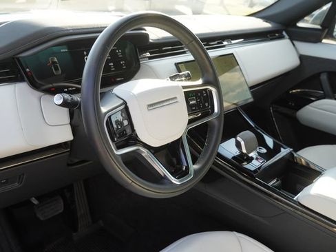 Used 2024 Land Rover Range Rover Sport SE AWD/4WD image 18
