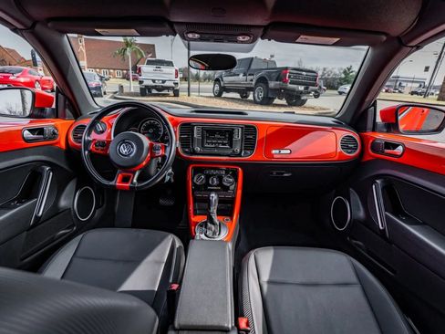 Used 2019 Volkswagen Beetle 2.0T S FWD image 3
