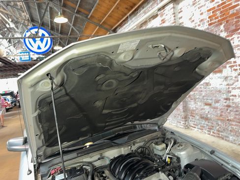 Used 2005 Ford Mustang GT RWD image 84