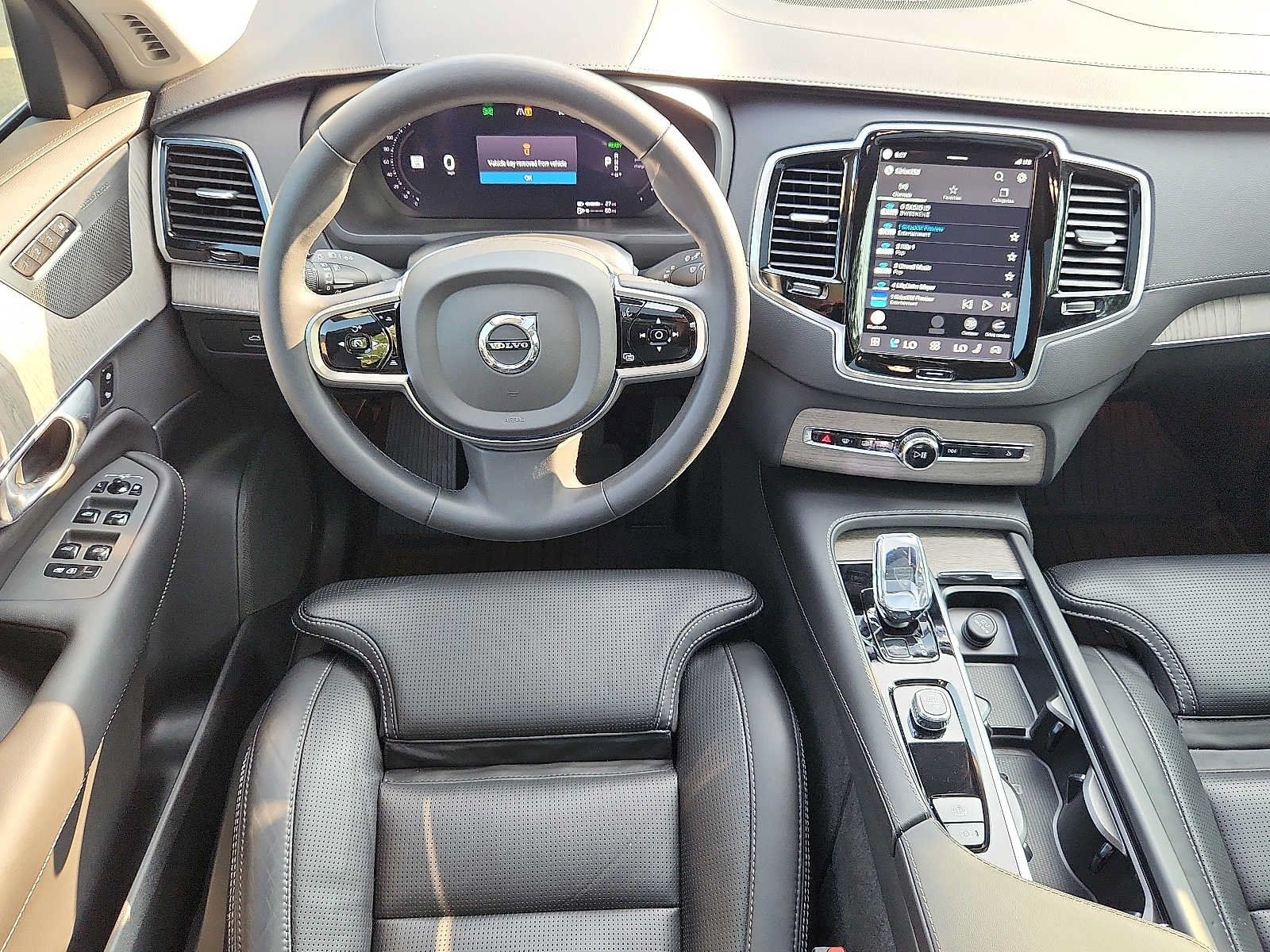 Certified 2024 Volvo XC90 T8 Ultimate w/ Protection Package Premier AWD/4WD image 11