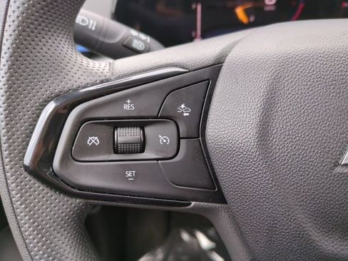 Certified 2025 Chevrolet Trax LT image 27