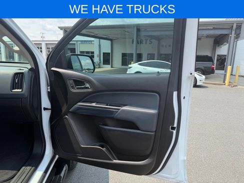 Used 2017 Chevrolet Colorado Z71 RWD image 29