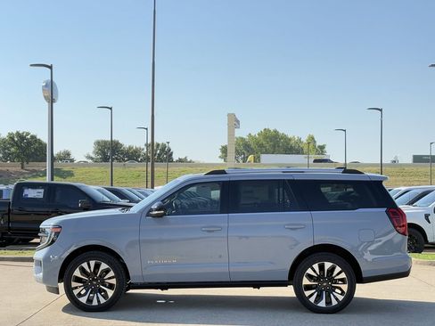 New 2025 Ford Expedition Platinum w/ Driver's Package image 33