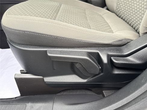 Used 2021 Ford Escape SE FWD image 11