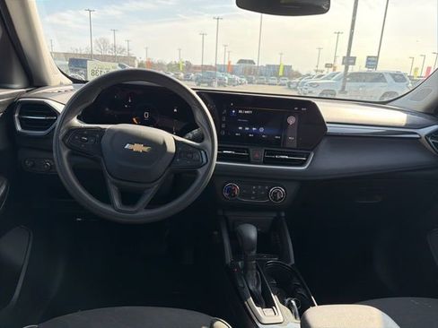 Used 2024 Chevrolet TrailBlazer LS image 11