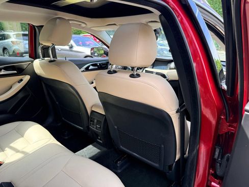 Used 2017 INFINITI QX30 Premium w/ Navigation Package FWD image 27