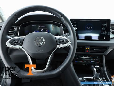 Used 2025 Volkswagen Jetta SE w/ Sunroof Package FWD image 20
