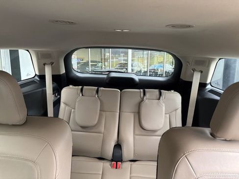 Used 2020 Ford Explorer Limited image 12