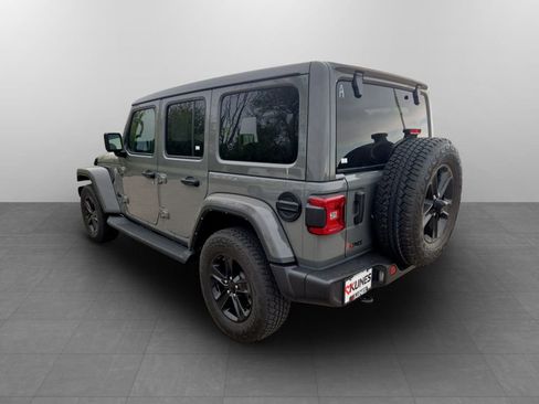 Used 2023 Jeep Wrangler Unlimited Sahara AWD/4WD image 9