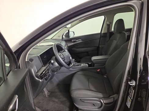 Certified 2026 Kia Sportage LX FWD image 11