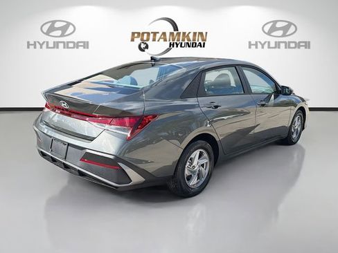 New 2026 Hyundai Elantra SE image 5