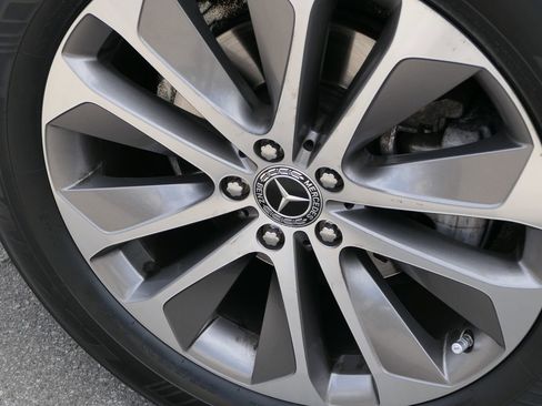 Used 2021 Mercedes-Benz GLE 350 4MATIC image 11