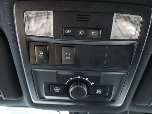 Used 2018 Toyota Tacoma TRD Off-Road AWD/4WD image 38