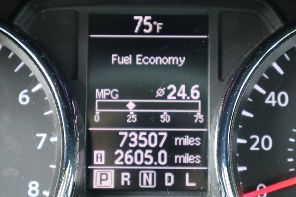 Used 2015 Nissan Rogue S AWD/4WD image 42